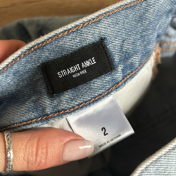 Express Hi Rise Straight Ankle size 2 - Picture 3 of 4